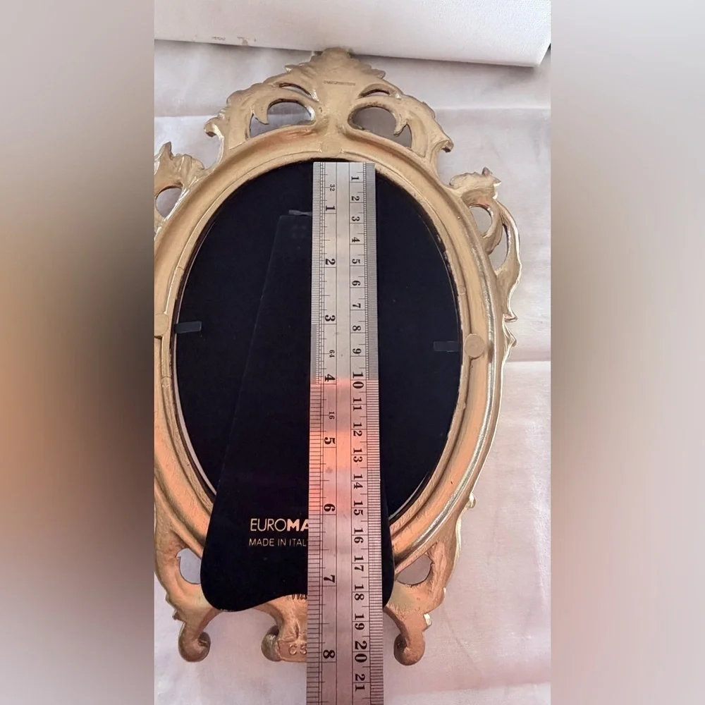 Elegant gold baroque style Ornate Oval Photo Frame